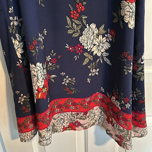 Miami Size Medium Floral Dresss - Picture 2 of 4